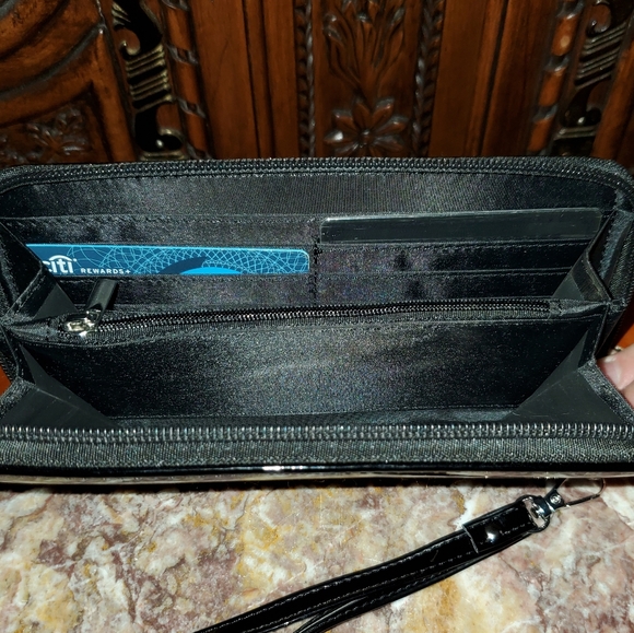 Hustler Black Patent Faux Leather Wristlet or Cosmetic Bag - Picture 4 of 5